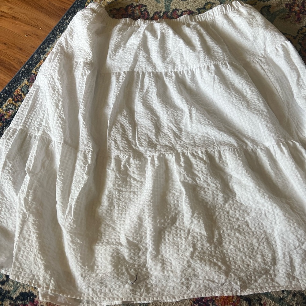 Old Navy 4X white skirt new without tags